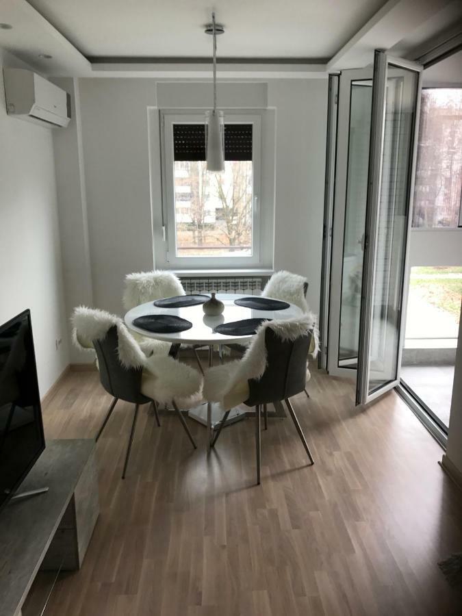 Apartman Oslo เบลเกรด ภายนอก รูปภาพ